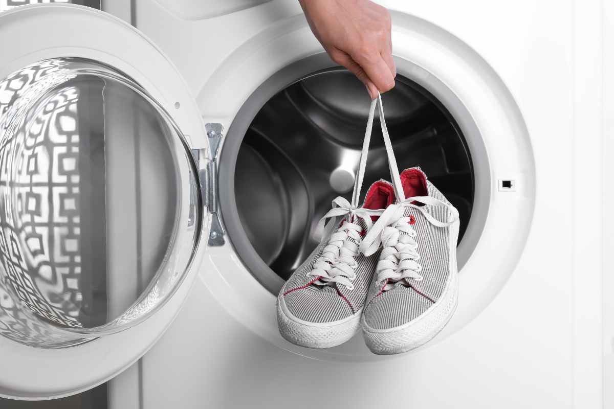 Come pulire le scarpe in lavatrice