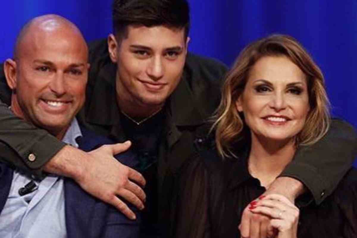 Simona Ventura racconta l'amore con Stefano Bettarini