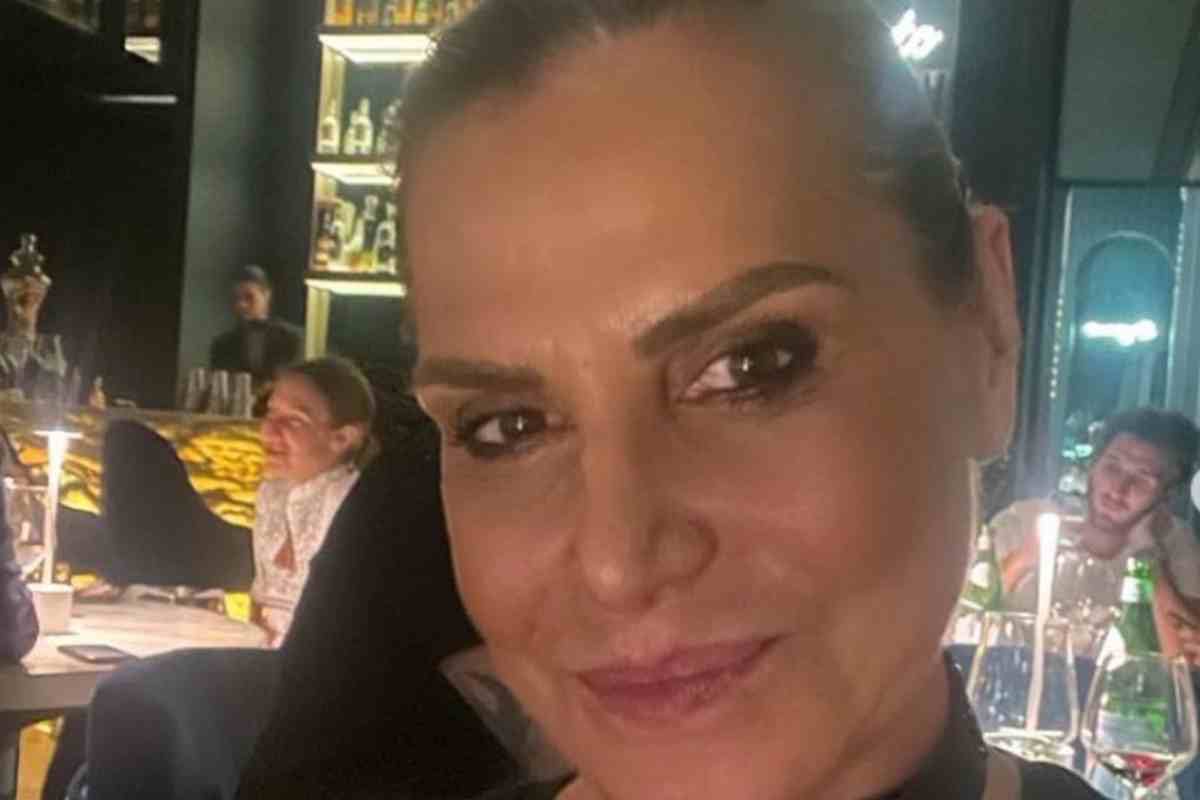 Simona Ventura racconta l'amore con Stefano Bettarini